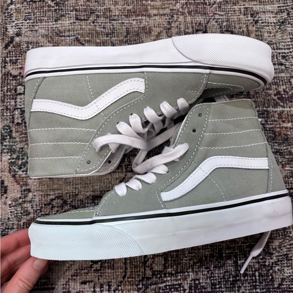 Brand NEW in box Vans high-tops - Picture 4 of 8